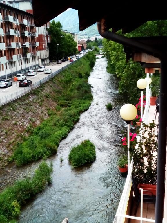 Alloggio Ponte Dei Cavalleggeri Hotel Trente Buitenkant foto