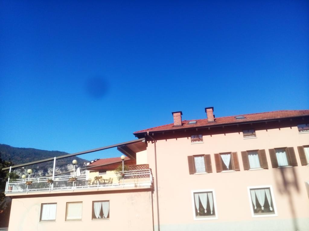 Alloggio Ponte Dei Cavalleggeri Hotel Trente Buitenkant foto
