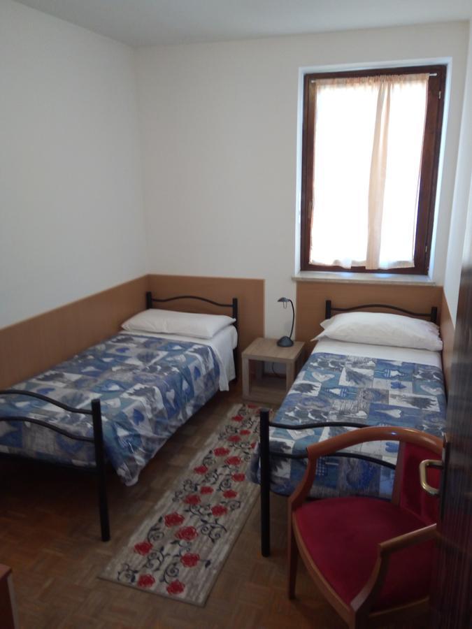Alloggio Ponte Dei Cavalleggeri Hotel Trente Buitenkant foto