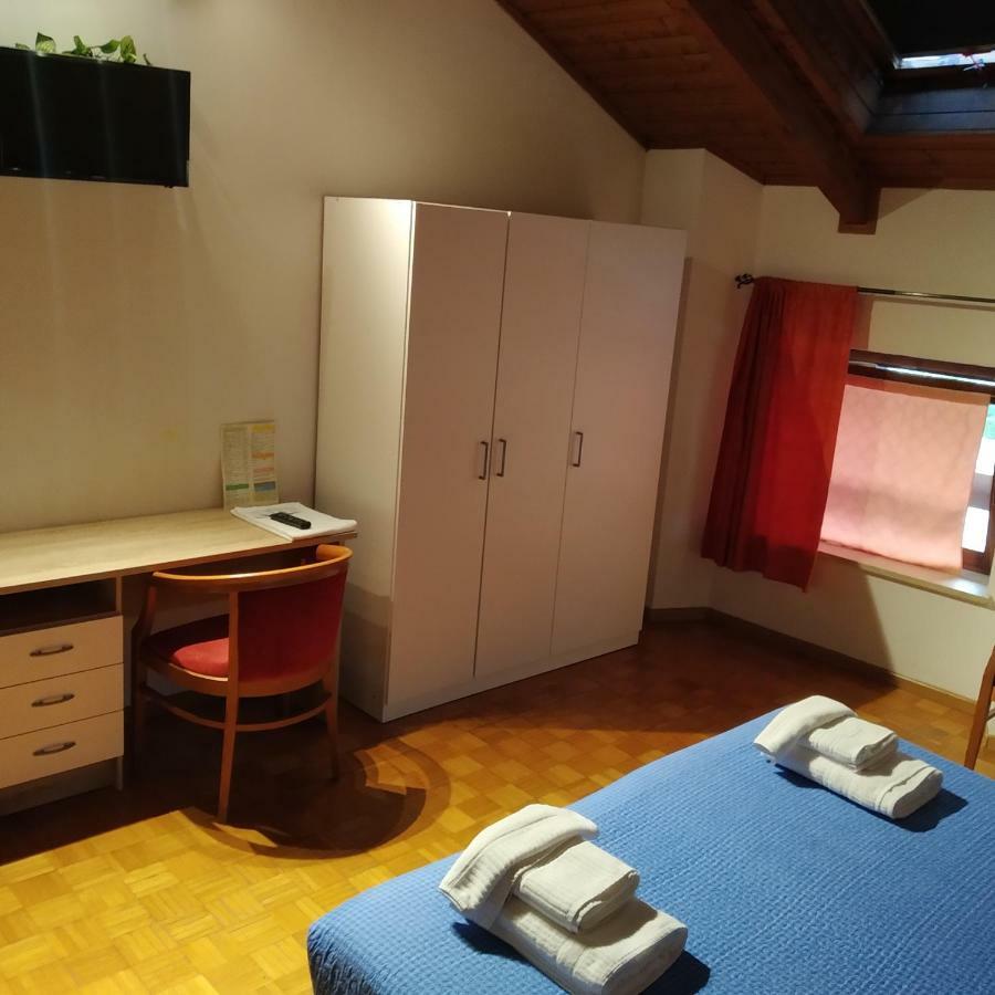Alloggio Ponte Dei Cavalleggeri Hotel Trente Buitenkant foto