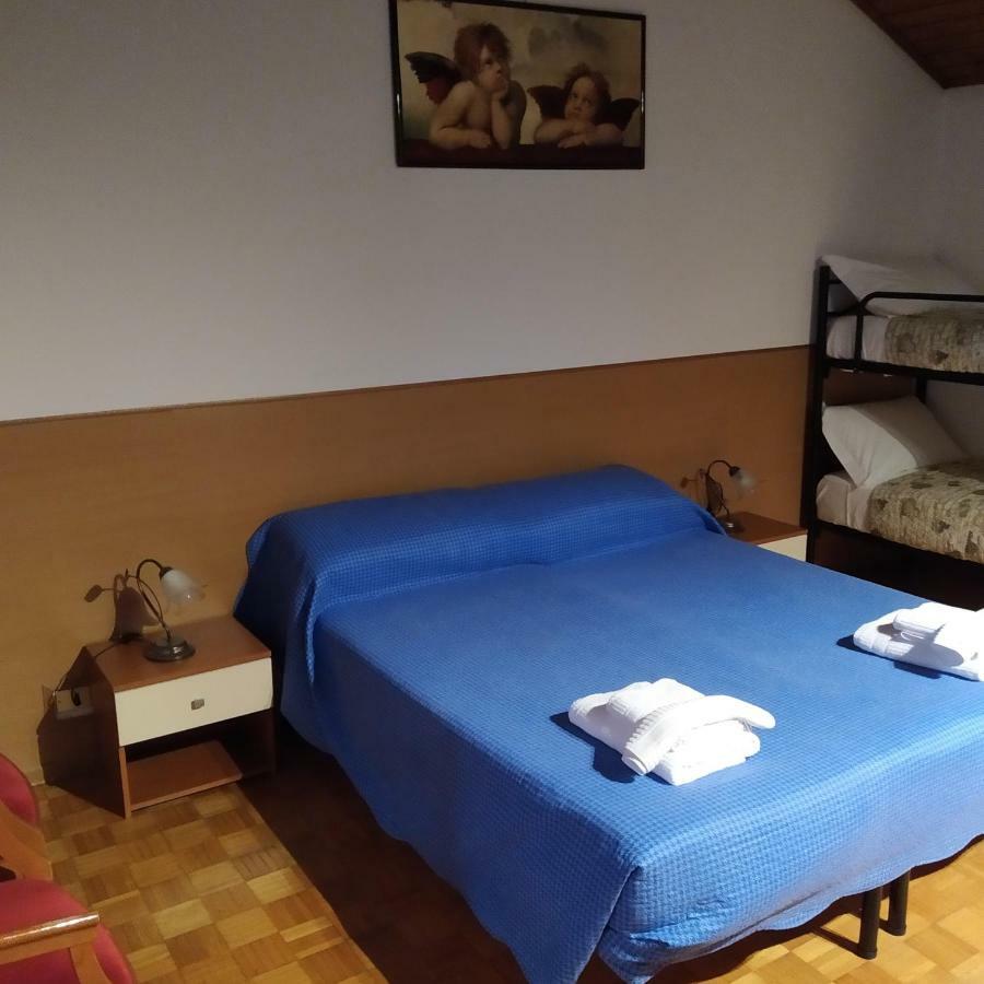 Alloggio Ponte Dei Cavalleggeri Hotel Trente Buitenkant foto