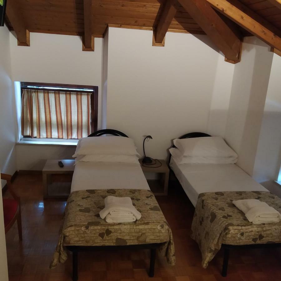 Alloggio Ponte Dei Cavalleggeri Hotel Trente Buitenkant foto