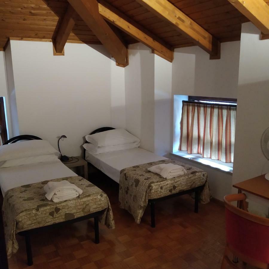 Alloggio Ponte Dei Cavalleggeri Hotel Trente Buitenkant foto