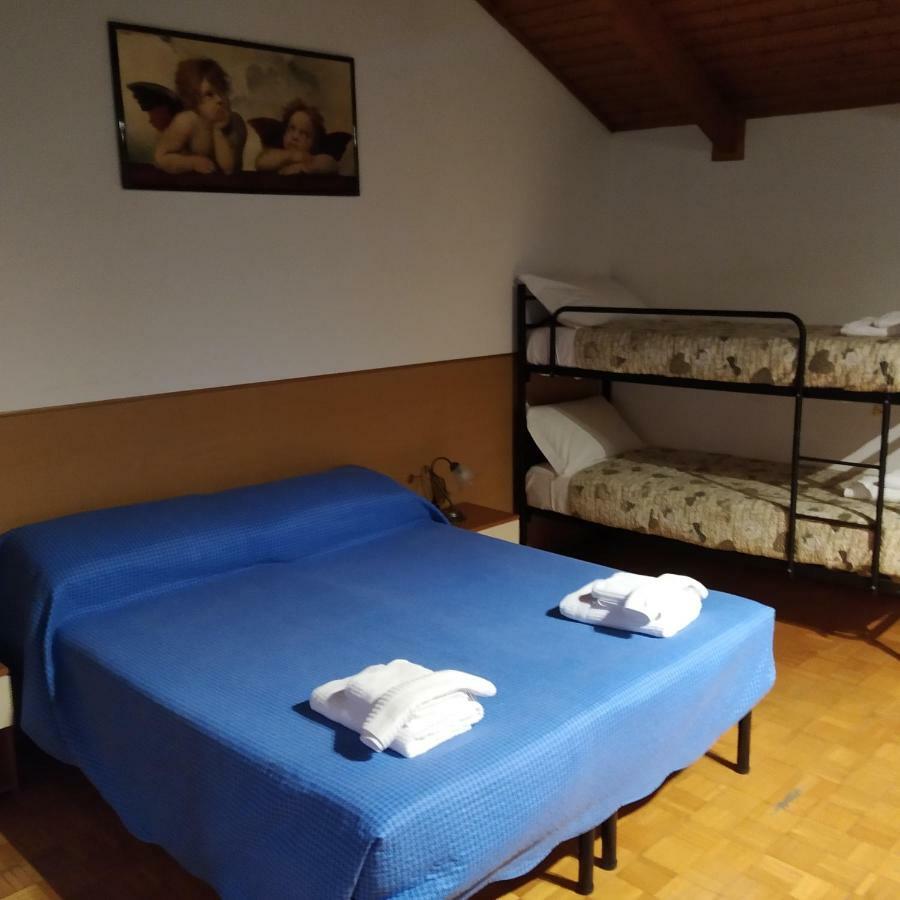 Alloggio Ponte Dei Cavalleggeri Hotel Trente Buitenkant foto